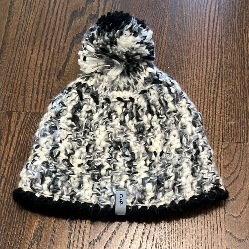 NWOT Fur Headwear Knit Pom-Pom Hat